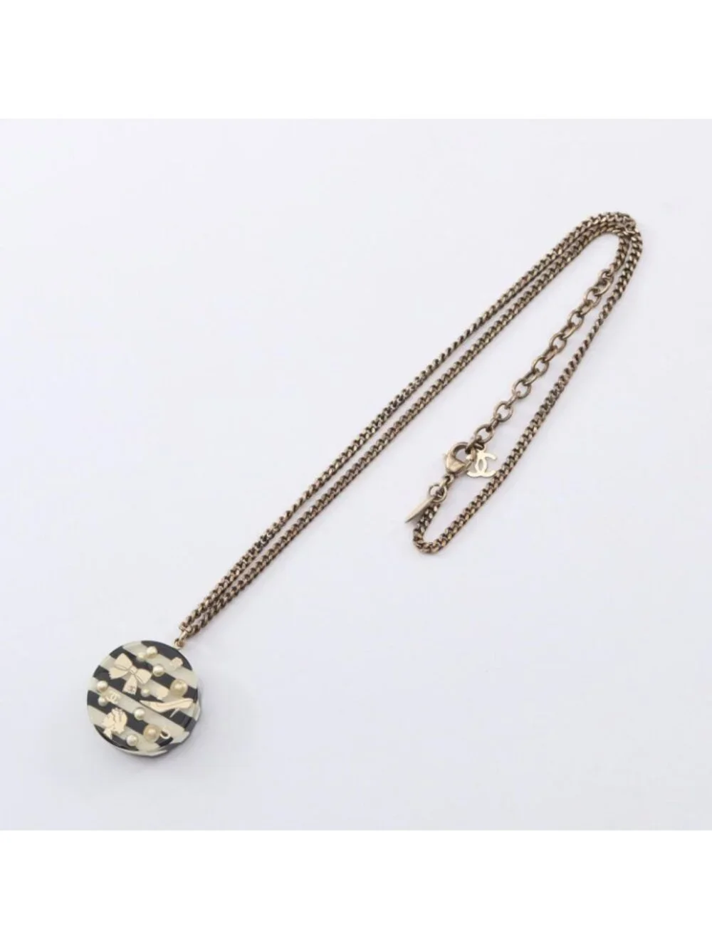 Chanel Necklace CC Logo Icon Border